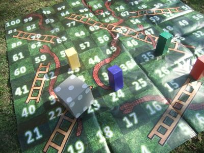 Giant Snakes & Ladders
